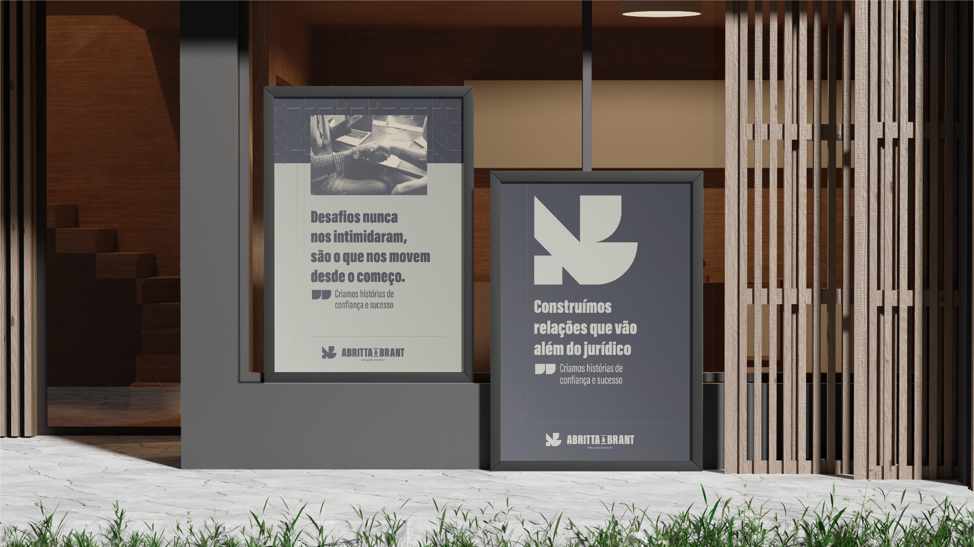 Sinalização e cartazes na fachada